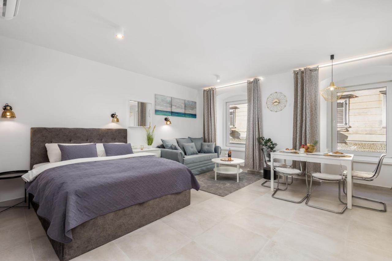 Srnec Apartments - Korzo Rijeka Eksteriør bilde